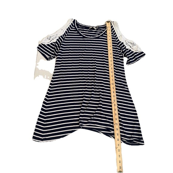 Soft Surroundings Top Women Medium Cold Shoulder Stretch Striped Travel Vacation - Picture 4 of 5